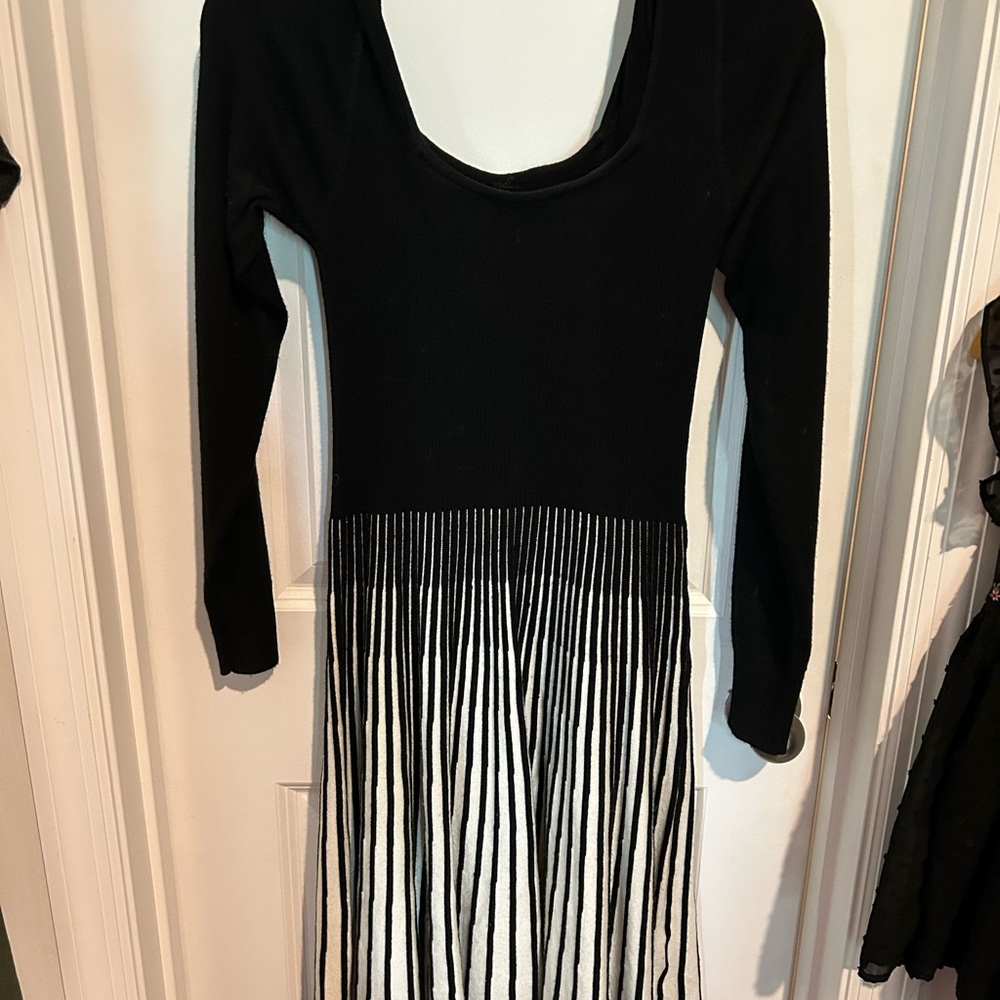 Lapis Elegant Black Knit Top